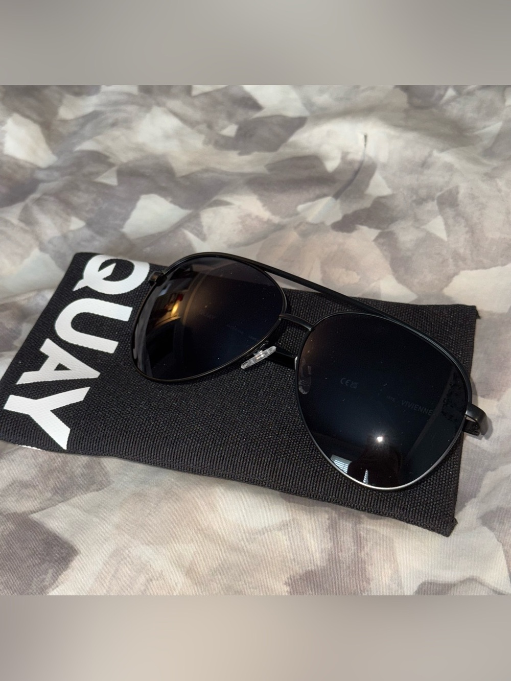 Quay Australia Vivienne black sunglass